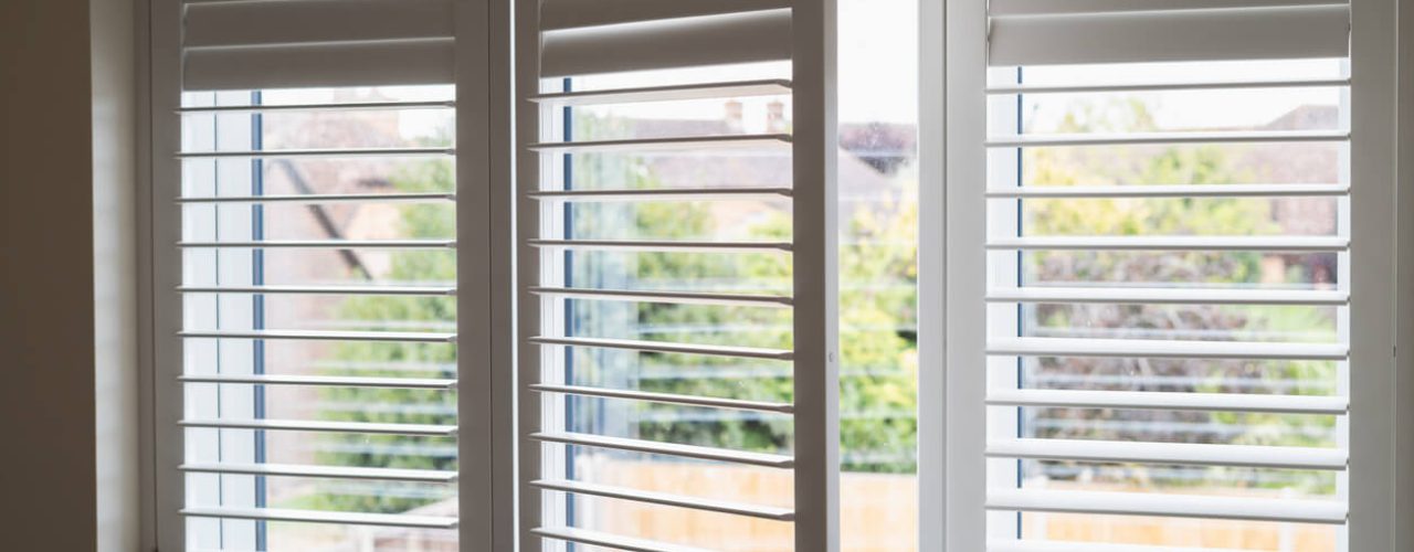 2025-05-21 Pros and Cons of Cafe Style Shutters