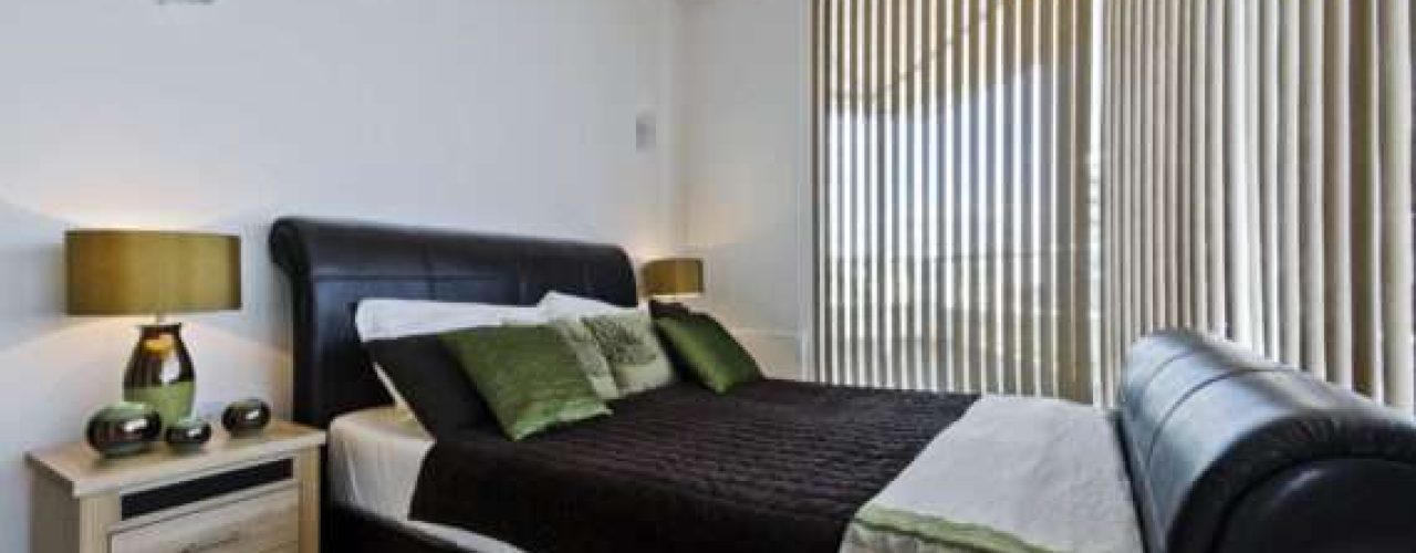 Luxury,Modern,Bedroom,With,A,Leather,Coated,Bed,Frame,Bedside